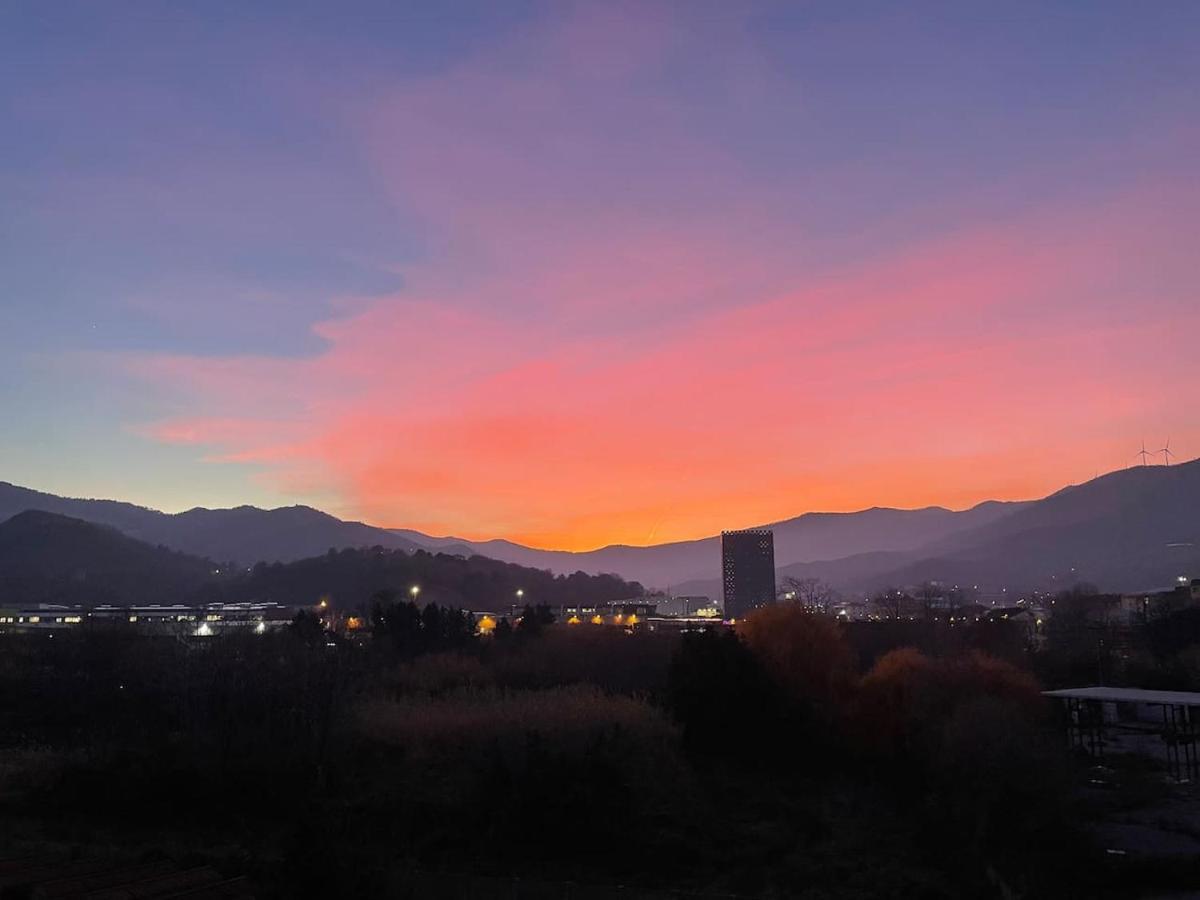 Autumn Appartement Vado Ligure Buitenkant foto