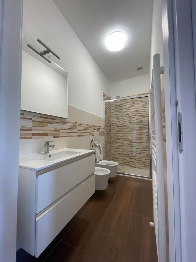 Autumn Appartement Vado Ligure Buitenkant foto