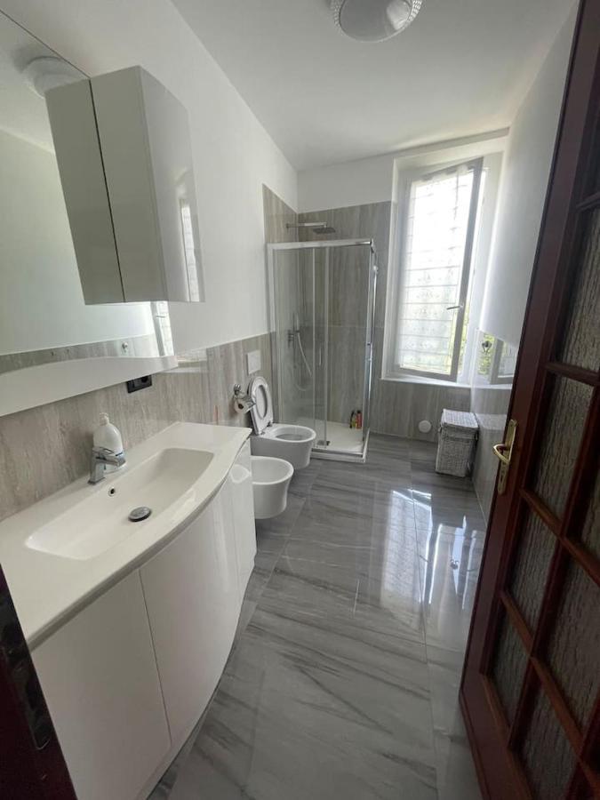 Autumn Appartement Vado Ligure Buitenkant foto
