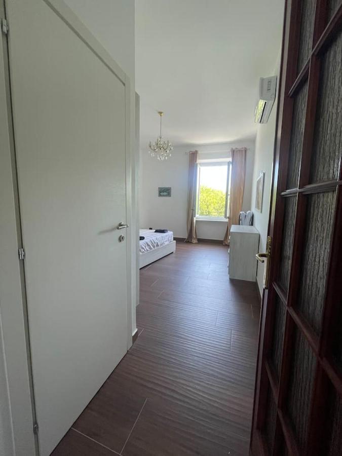 Autumn Appartement Vado Ligure Buitenkant foto