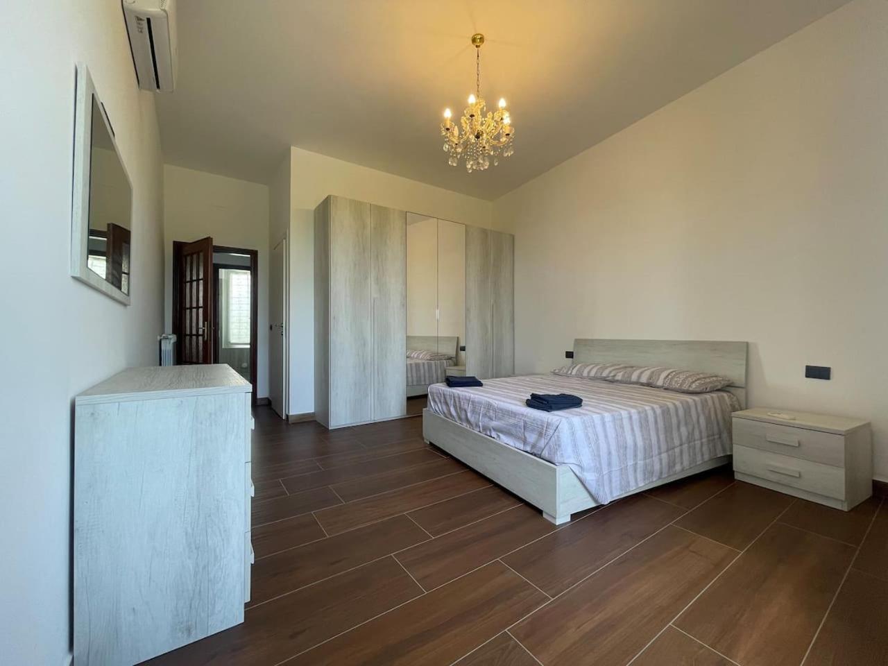 Autumn Appartement Vado Ligure Buitenkant foto